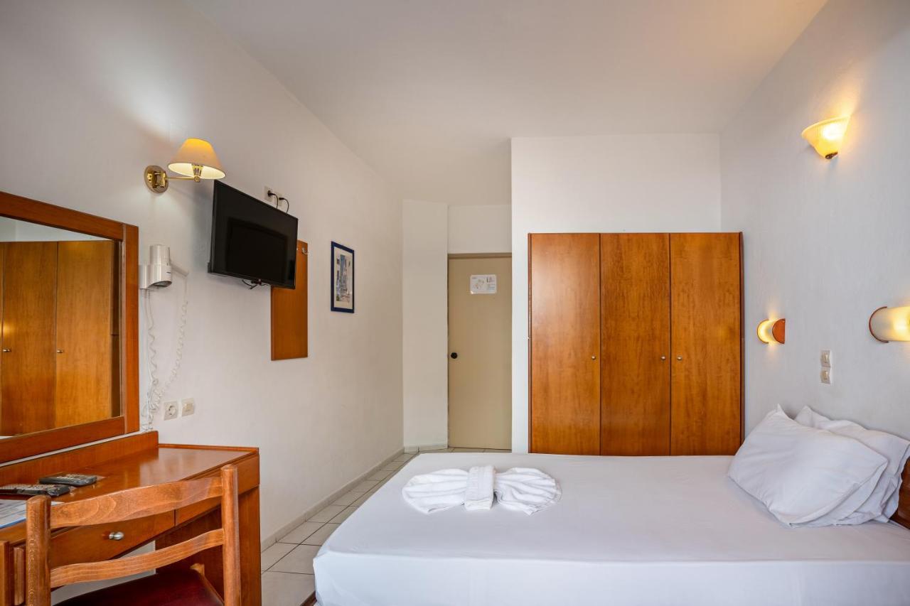 Hotel Kathrin Beach Adelianos Kampos Eksteriør billede