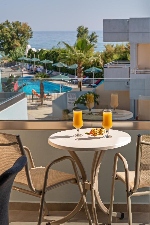 Hotel Kathrin Beach Adelianos Kampos Eksteriør billede