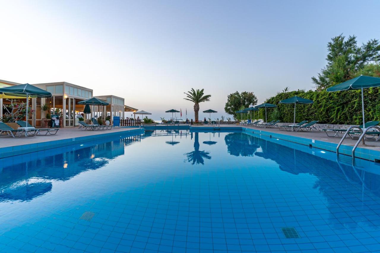 Hotel Kathrin Beach Adelianos Kampos Eksteriør billede