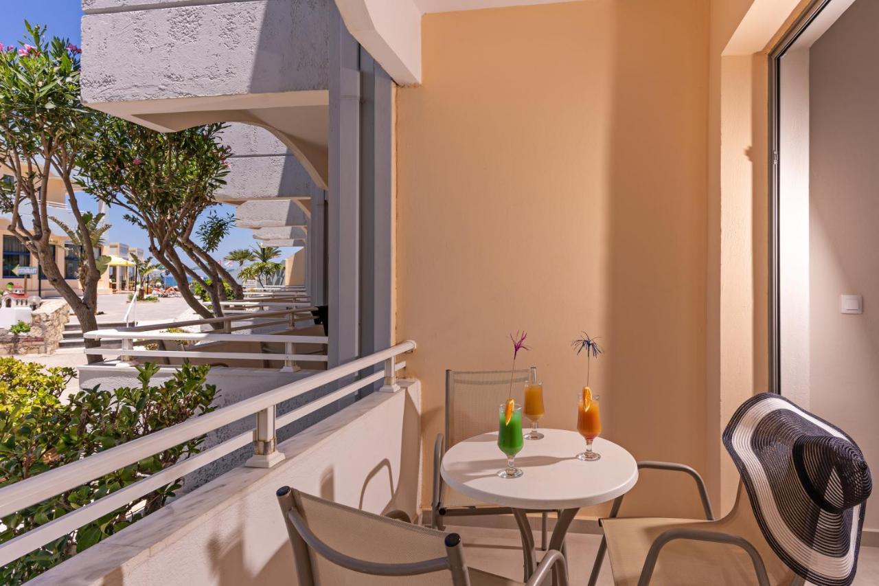 Hotel Kathrin Beach Adelianos Kampos Eksteriør billede