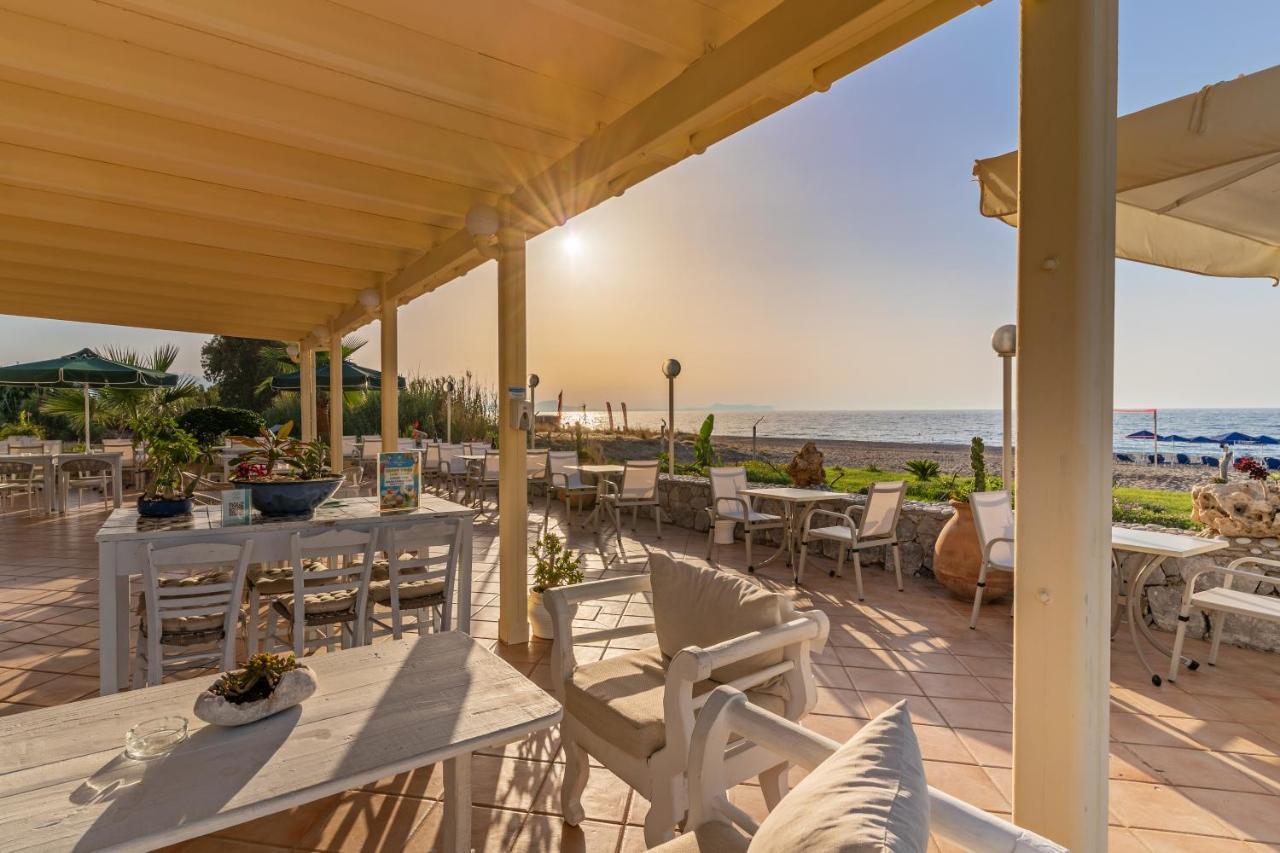 Hotel Kathrin Beach Adelianos Kampos Eksteriør billede
