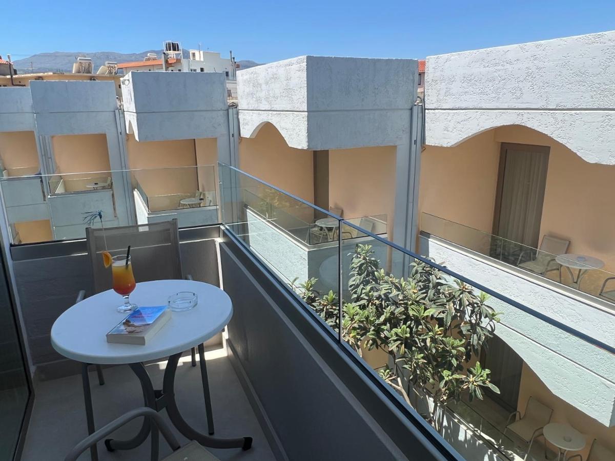 Hotel Kathrin Beach Adelianos Kampos Eksteriør billede