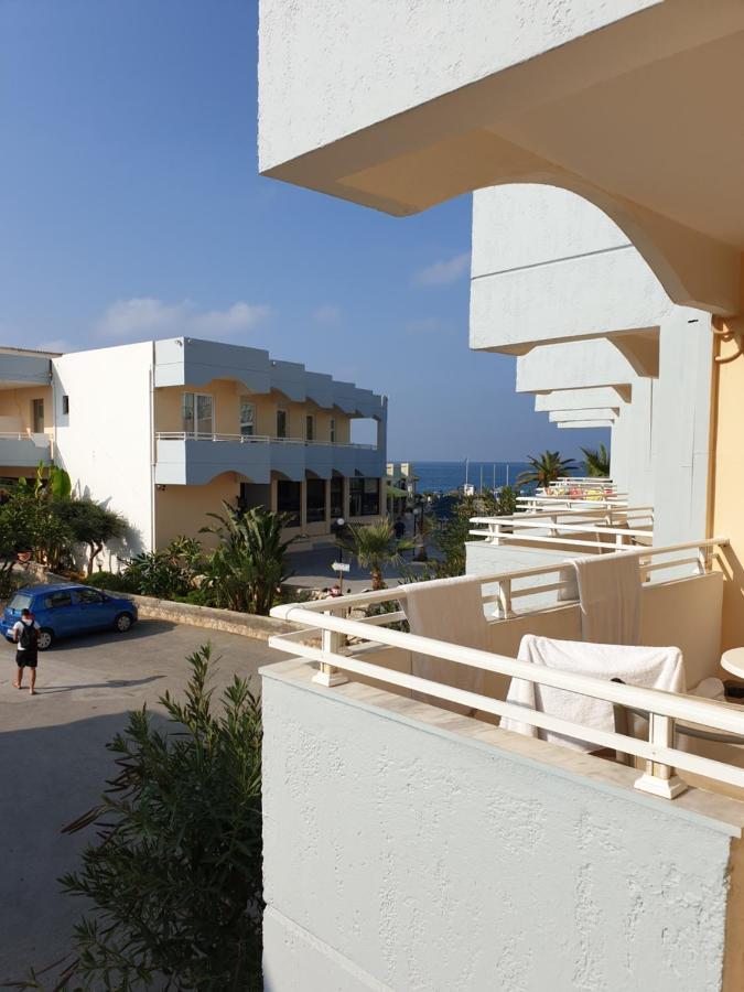 Hotel Kathrin Beach Adelianos Kampos Eksteriør billede